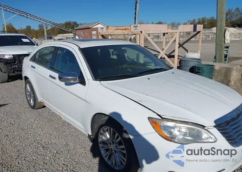 2011 Chrysler 200 Limited z USA, uszkodzony, nr VIN 1C3BC2FG9BN550324